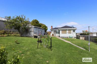 House For Sale - VIC - Lakes Entrance - 3909 - Investment Or Holiday Home!  (Image 2)