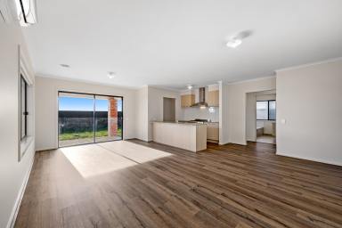 House Leased - VIC - Alfredton - 3350 - BRAND NEW FOUR BEDROOM HOME IN EXPANDING BALLYMANUS  (Image 2)