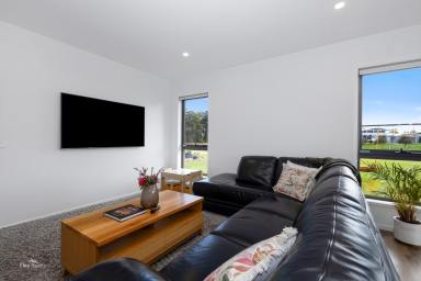 House Sold - TAS - Wynyard - 7325 - This is the one!!  (Image 2)