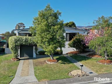 House Sold - TAS - Claremont - 7011 - Immaculate Home in a Quiet Cul-De-Sac  (Image 2)