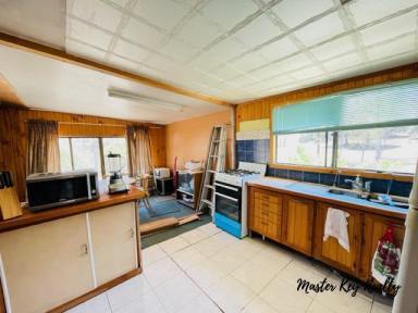 Lifestyle Sold - QLD - Proston - 4613 - Walk In - Walk Out  - Fixer upper!  (Image 2)