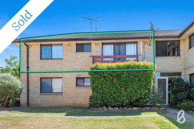 Unit Sold - NSW - Singleton - 2330 - TWO BEDROOM UNIT IN CONVENIENT LOCATION  (Image 2)