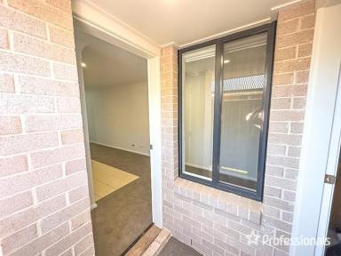 Duplex/Semi-detached Leased - NSW - West Tamworth - 2340 - 2 Bedroom Duplex for Lease  (Image 2)