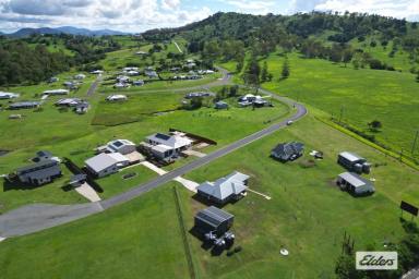 House Sold - QLD - Chatsworth - 4570 - Near new 4 brm home on 1 acre - large shed!  (Image 2)