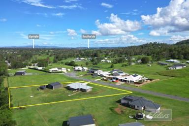 House For Sale - QLD - Chatsworth - 4570 - Near new 4 brm home on 1 acre - large shed!  (Image 2)