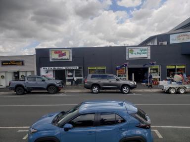 Retail Leased - QLD - Gympie - 4570 - SHOP FRONT for LEASE 160 sq mtrs with great traffic exposure and High & Dry !  (Image 2)