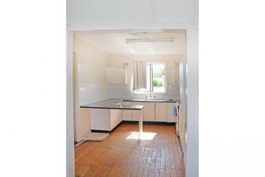 House For Sale - NSW - Bourke - 2840 - PRICE REDUCED - Close to the park  (Image 2)