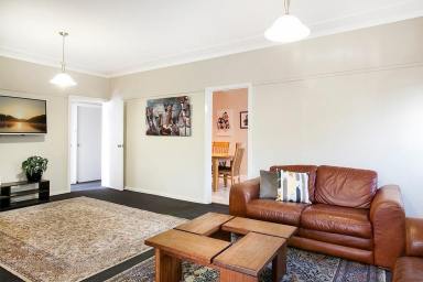 House Leased - NSW - Unanderra - 2526 - LEASED BY RAINE & HORNE KIAMA  (Image 2)