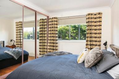 House For Lease - NSW - Unanderra - 2526 - LARGE 4 BEDROOM HOME WITH A POOL!  (Image 2)