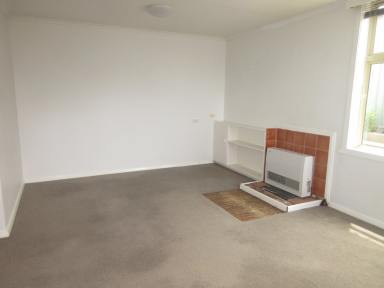 House Leased - NSW - Cooma - 2630 - 3 Wooran St  (Image 2)