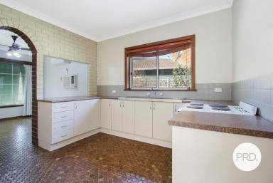 House For Lease - NSW - Lavington - 2641 - THREE BEDROOM FAMILY HOME!  (Image 2)