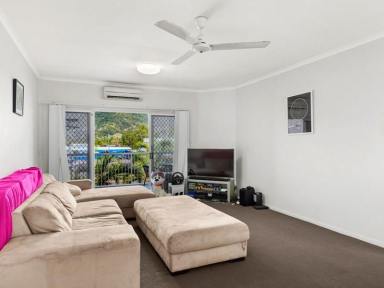 Unit Leased - QLD - Manunda - 4870 - *** APPROVED APPLICATION *** SPACIOUS TOP FLOOR UNIT OVERLOOKING SWIMMING POOL AND MOUNTAINS  (Image 2)