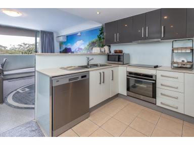Unit Sold - NSW - Forster - 2428 - STUNNING 1 X BEDROOM UNIT WITH MAIN BEACH VIEWS  (Image 2)