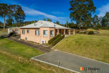 House For Sale - NSW - Catalina - 2536 - Acreage Living for Families Seeking Space, Privacy & Freedom (Image 2)