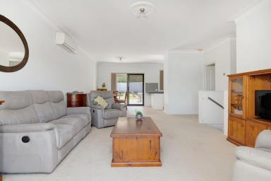 Unit Leased - NSW - Catalina - 2536 - Charming Furnished 4-Bedroom House  (Image 2)
