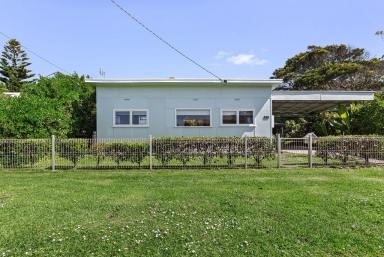 House For Sale - VIC - Apollo Bay - 3233 - MINT CONDITION CLASSIC BEACH HOUSE  (Image 2)