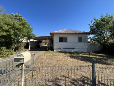 House Leased - NSW - Tamworth - 2340 - Really tidy home!  (Image 2)