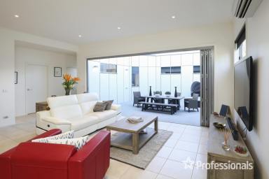 Townhouse Sold - VIC - Mildura - 3500 - Living the Life in the Inner City  (Image 2)