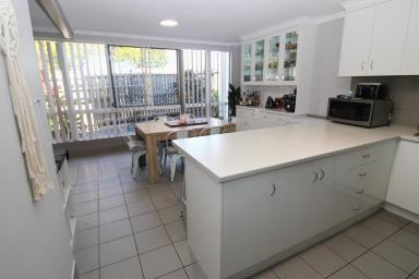 Townhouse Sold - QLD - Scarness - 4655 - When Location Counts!  (Image 2)