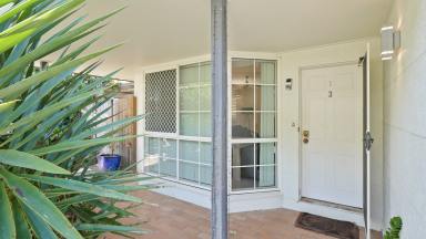 Unit Sold - QLD - Manoora - 4870 - FULLY FURNISHED LOW MAINTENANCE VILLA STYLE LIVING  (Image 2)