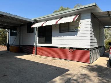 House Leased - NSW - Moree - 2400 - Quiet Location, no yard maintenance  (Image 2)