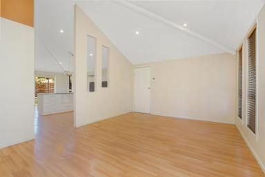 Townhouse Sold - NSW - West Albury - 2640 - GOOD SIZED TOWNHOUSE  (Image 2)