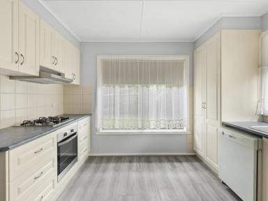 House For Sale - VIC - Seymour - 3660 - Move Straight In
Vendor is open to reasonable offers  (Image 2)