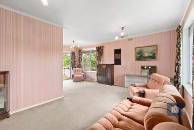 House Sold - Vic - Colac - 3250 - Unlock Your Renovation Adventure...  (Image 2)
