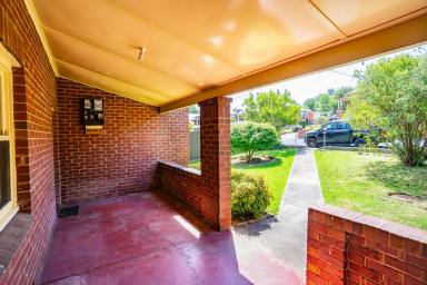 House For Sale - NSW - Cowra - 2794 - Close walk to all conveniences!  (Image 2)