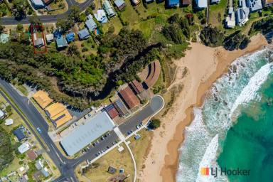 House For Sale - NSW - Malua Bay - 2536 - 'Beach house' with a FREE Tinnie & Trailer !  (Image 2)