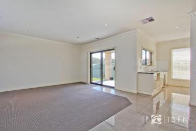 House Leased - VIC - Spring Gully - 3550 - Townhouse in Spring Gully!  (Image 2)