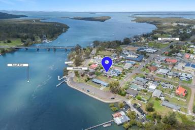 House For Sale - NSW - Karuah - 2324 - PERFECT BLEND OF COMFORT AND PICTURESQUE WATER VIEWS!  (Image 2)