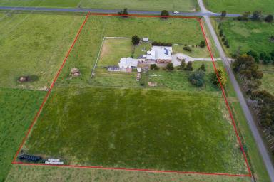 Other (Rural) For Sale - VIC - Garfield - 3814 - DREAM HOME ON 5 ACRES - BOUTIQUE EQUINE LOCATION.  (Image 2)