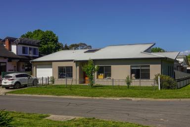 House For Sale - VIC - Mansfield - 3722 - CENTRE OF TOWN LIVING!  (Image 2)