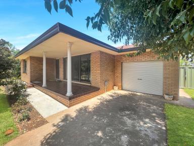 House Leased - NSW - Dubbo - 2830 - Charming Three bedroom Home  (Image 2)