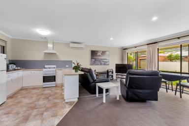 Unit For Sale - VIC - Apollo Bay - 3233 - LOCATION AND INVESTMENT RETURN MAKE THIS PROPERTY A TRUE GEM  (Image 2)