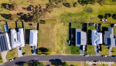 Residential Block Sold - NSW - Nowra - 2541 - One of the last in the area  (Image 2)