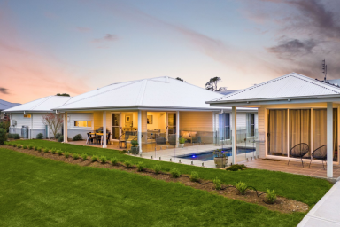 House For Sale - NSW - Kangaroo Valley - 2577 - Luxurious Living in Kangaroo Valley  (Image 2)