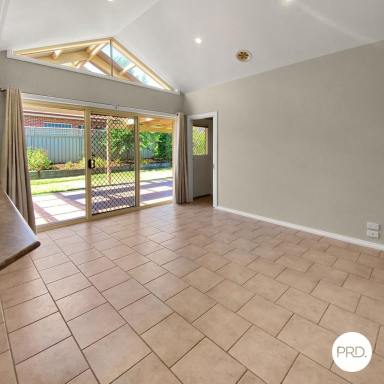 House For Lease - NSW - West Albury - 2640 - QUALITY FAMILY HOME! (Image 2)