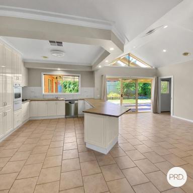 House For Lease - NSW - West Albury - 2640 - QUALITY FAMILY HOME! (Image 2)