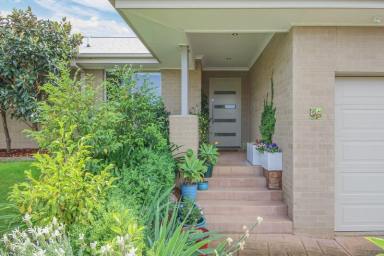 House Sold - NSW - West Albury - 2640 - “Outstanding Town House just minutes from Albury CBD”  (Image 2)