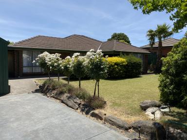 House Leased - SA - Littlehampton - 5250 - Beautiful Family home located in the Adelaide Hills.
UNDER APPLICATION  (Image 2)