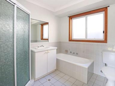 Duplex/Semi-detached Leased - NSW - Shoalhaven Heads - 2535 - 3 Bedroom Semi detached house  (Image 2)