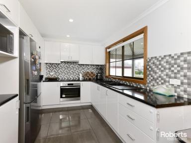 House Sold - TAS - Bothwell - 7030 - The Ideal Balance of Comfort, Style & Convenience  (Image 2)