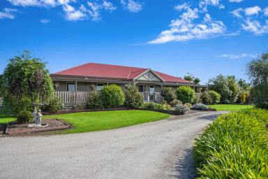 Acreage/Semi-rural For Sale - VIC - Koo Wee Rup - 3981 - A Seamless Blend of Rustic Charm and Urban Convenience  (Image 2)