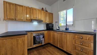 House Sold - nsw - Muswellbrook - 2333 - Fully Renovated  (Image 2)