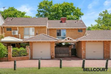 Townhouse Sold - WA - Applecross - 6153 - CONVENIENT & PACKED WITH POTENTIAL  (Image 2)