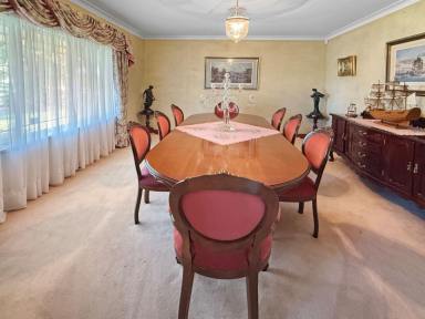 House For Sale - NSW - Leeton - 2705 - AMAZING HOME-AMAZING LOCATION  (Image 2)