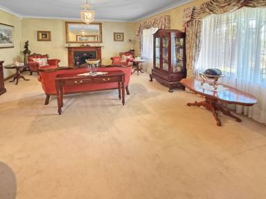 House For Sale - NSW - Leeton - 2705 - AMAZING HOME-AMAZING LOCATION  (Image 2)