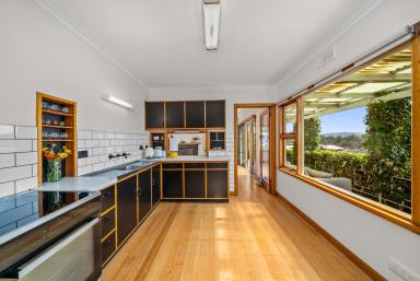 House Leased - TAS - Austins Ferry - 7011 - Beautiful Home With Beautiful Views  (Image 2)